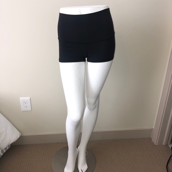 Lululemon Athletica Align Black Shorts - Picture 6 of 12